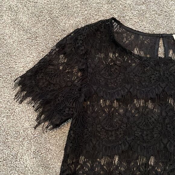 Elodie Lace Top   - Picture 2 of 7